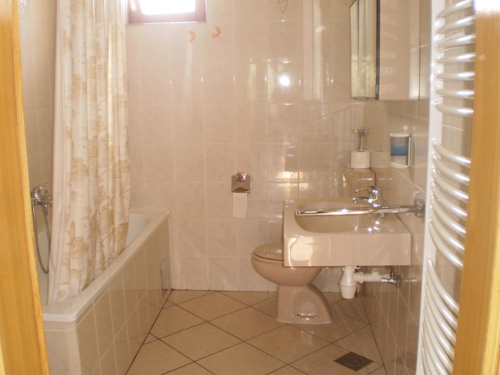 Holiday Home Bozicevic Rakovica Phòng bức ảnh