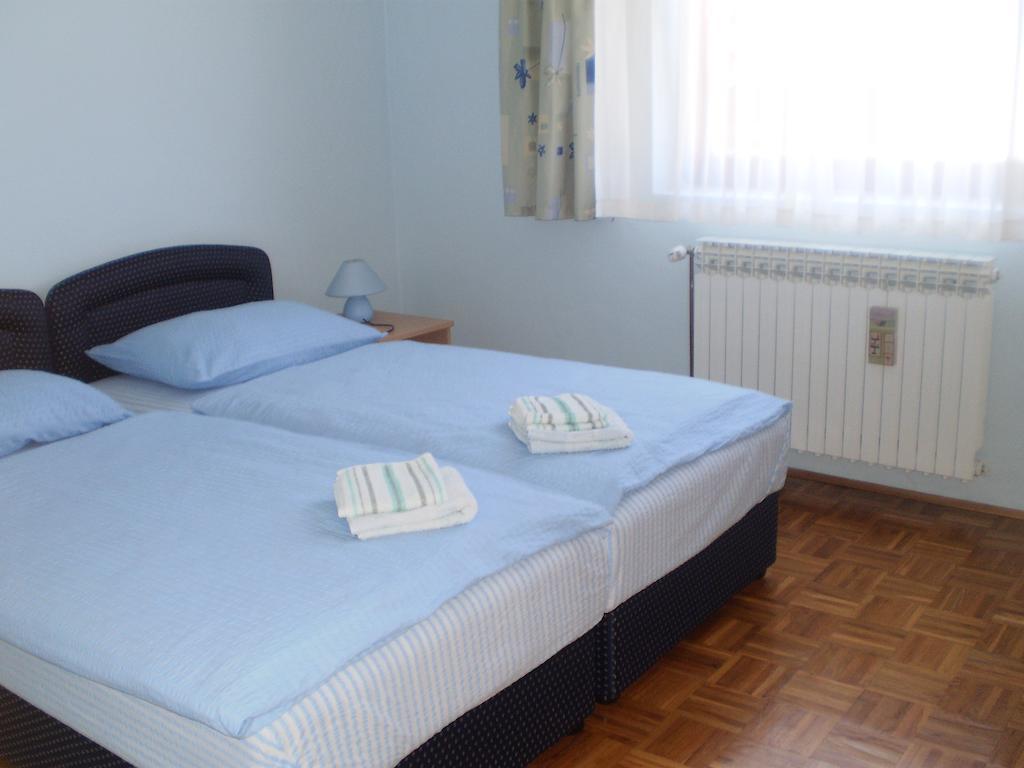 Holiday Home Bozicevic Rakovica Phòng bức ảnh